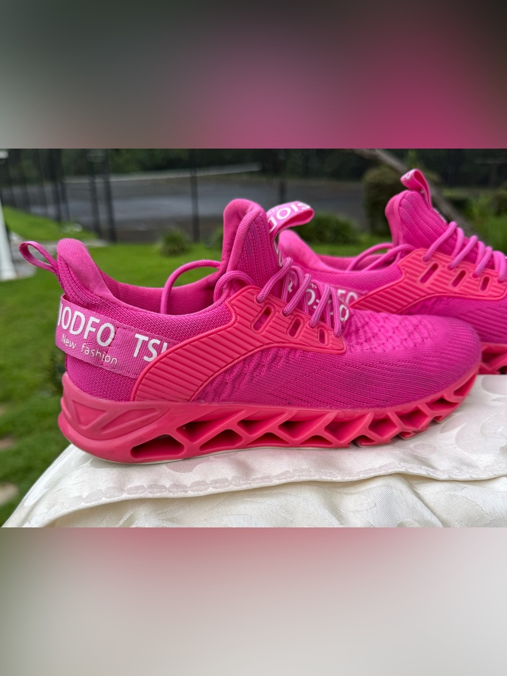 💗 TSIODFO HOT PINK SNEAKERS – WOMEN’S 6.5 💗